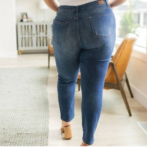 Judy Blue Plus Size 18W Colt High Rise Button Fly Distressed Boyfriend J… - Picture 3 of 9